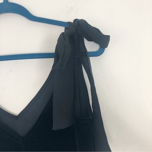 🐝 3/$20 Gibson Black Velvet Tie Shoulder Sleeveless Top Petite size Extra Small - Picture 4 of 8